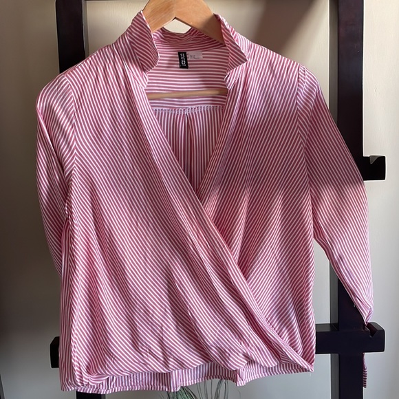 Lovely pinkwhite striped Divided H&M wrap cross over top.UK 8 will fit 10 easily - Picture 7 of 8
